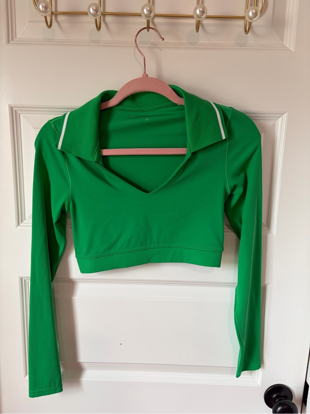 aerie Green Long-Sleeve V-Neck Collared Crop Top with White Trim